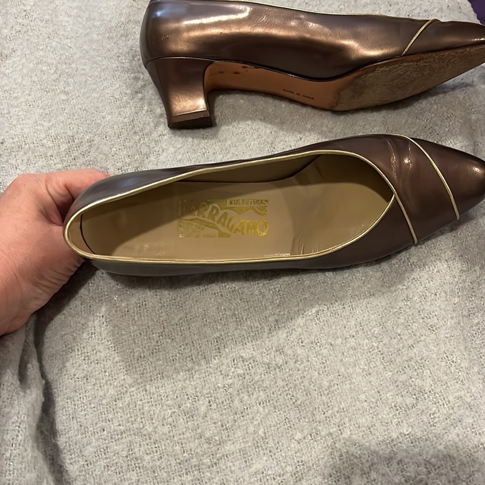 Vintage Salvatore Ferragamo pumps - Picture 2 of 10